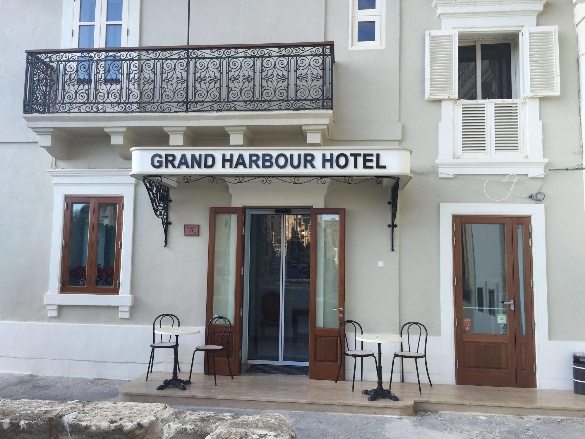 Grand Harbour Hotel Валета Екстериор снимка